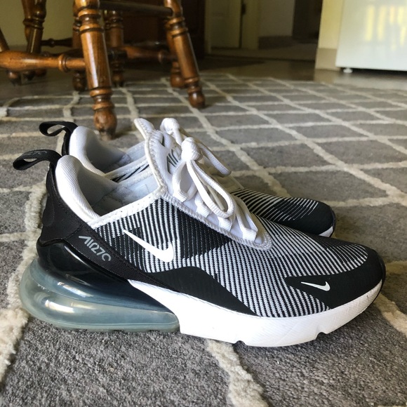 Nike Shoes - Air Max 270